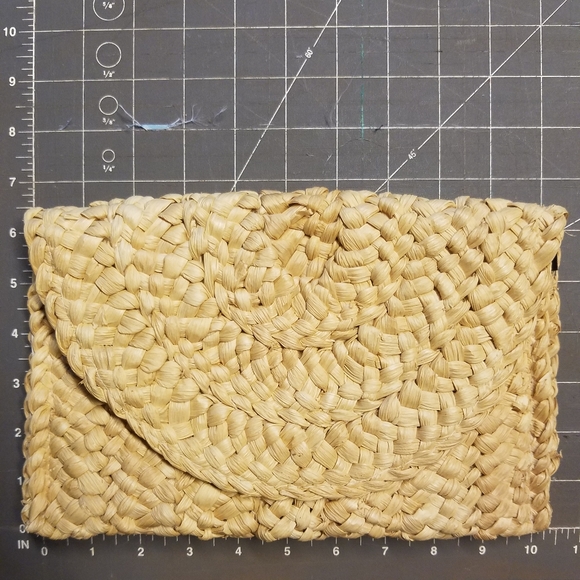 Woven Clutch - Picture 5 of 5